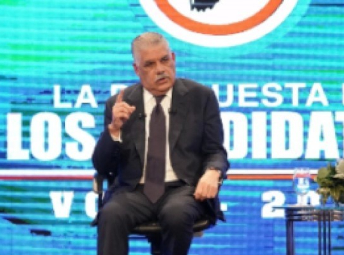 Presidential Candidate in the Dominican Republic Rejects Plans For Haitian Refugee Camps