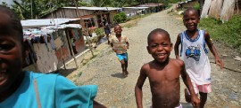 Afro-Colombian children displaced from their rural homes, find refuge near the city of Buenaventura. UNHCR/B. Heger