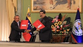 President Maduro (r) and Prime Minister of Belize, John Antonio Briceño (l) (Photo credit: VTV)