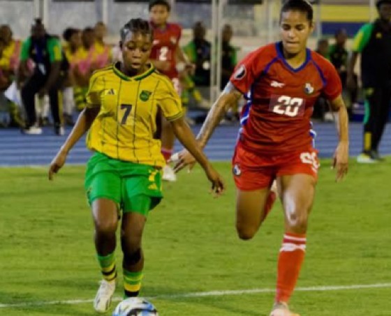 Shaniel Buckley (left) was named US Junior College Player of the Year award for 2025.