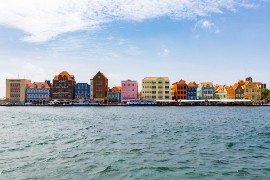 The picturesque Handelskade waterfront in Willemstad, the capital of Curaçao. (Credit: Curaçao Tourist Board)