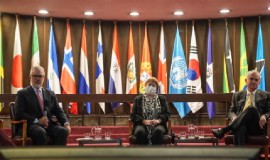 From left to right, Iván Duque, former President of Colombia; Michelle Bachelet, former President of Chile; and José Manuel Salazar-Xirinachs, Executive Secretary of ECLAC (photo: ECLAC).