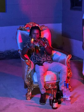 Shawn Ice pictured on set of new video "The Flexx."