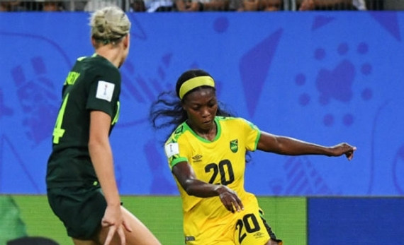 Matthews, right, at work against Australia.