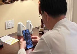 Minister of Foreign Affairs Jaushieh Joseph Wu conducts a video call with St. Vincent and the Grenadines Prime Minister, Dr. Ralph Gonsalves (on screen) (MOFA photo)