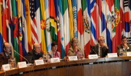 The program points up thematic panels, three keynote speeches and three side events.