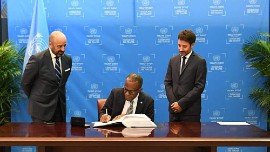 Prime Minister Phillip J Pierre signing High Seas Treaty (UN Photo)